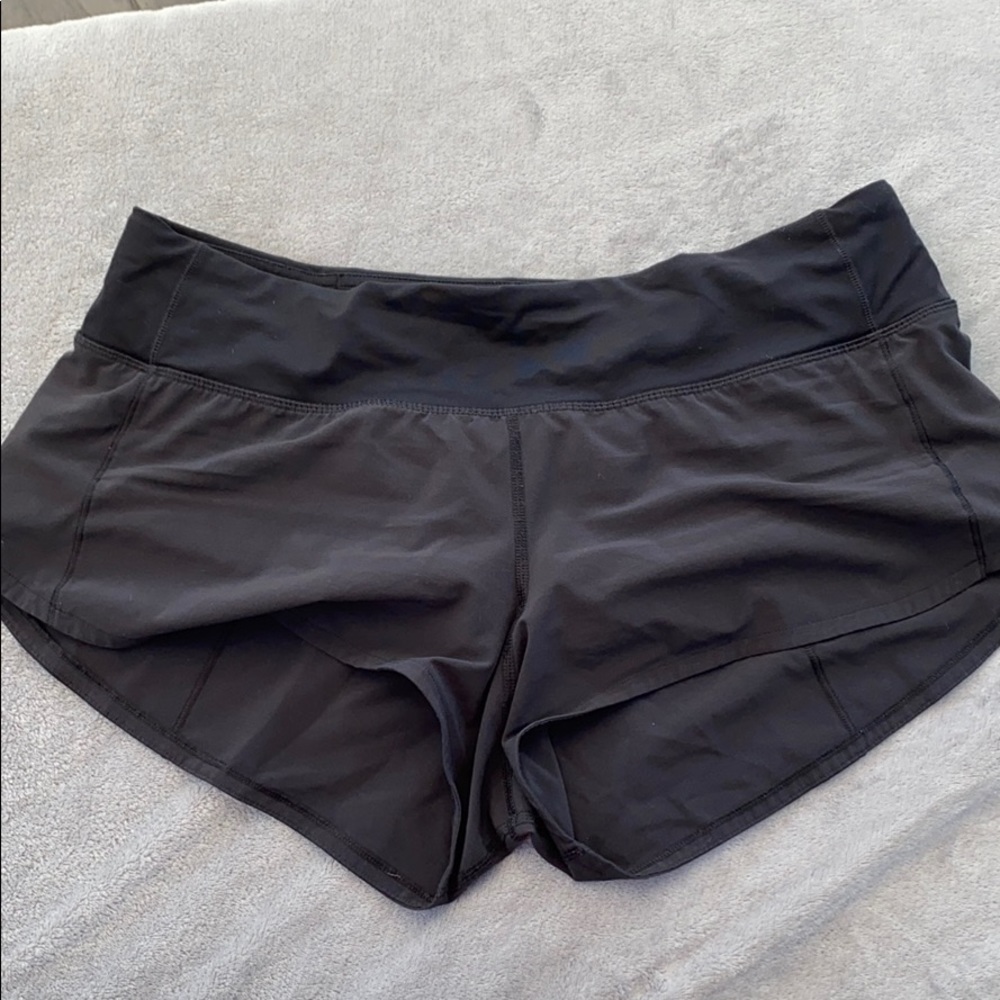 Lululemon sspeed up 2.5” shorts